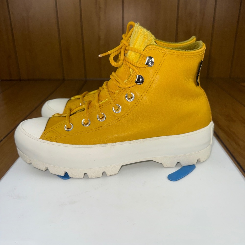 Converse Chuck Taylor All‎ Sta Leather Lugged Winter Gore Tex Boot,Size 6.5 Gold